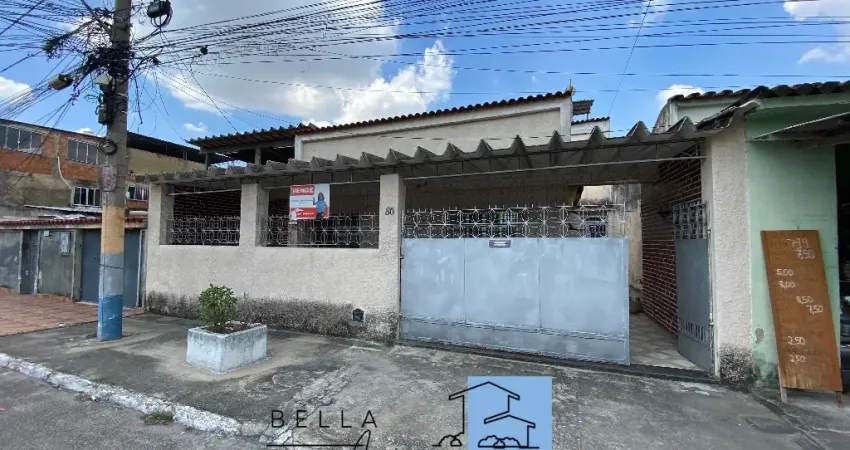 Casa com quintal e 2 quartos à venda na Vila Emil - Mesquita