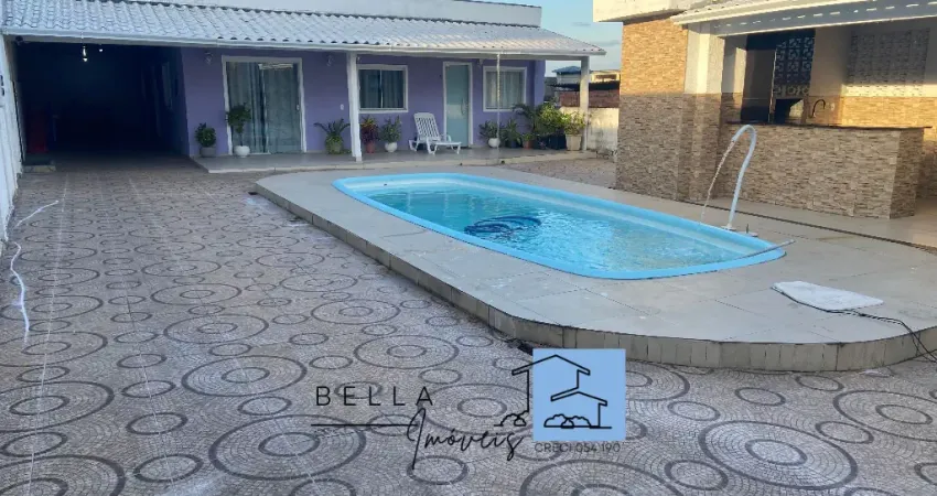 Casa com 3 quartos e Piscina + kitnet em Banco de Areia - Mesquita, RJ