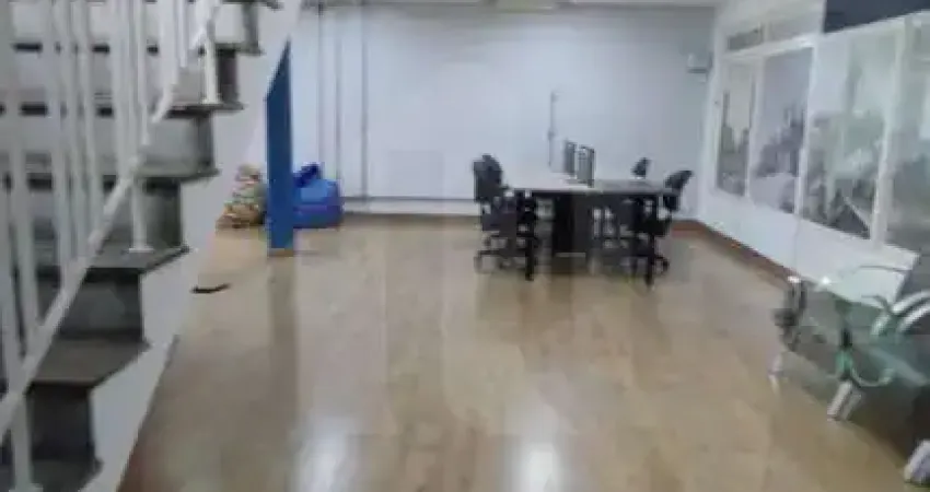 Casa comercial com 10 vagas e a 100m do metrô Butantã.