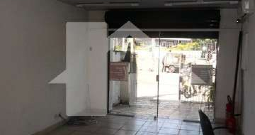 Casa comercial no Butantã com dois vãos livres e 3 banheiros.