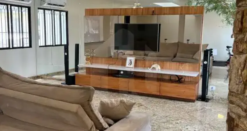 Casa com 4 quartos à venda na Avenida da Liberdade, Centro, Osasco