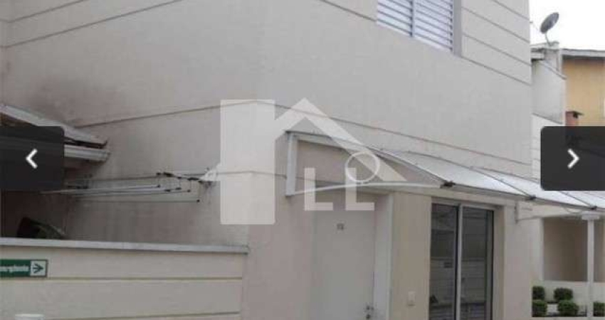 Casa de condomínio 105m² à venda com 2 quartos,  2 banheiros e 2 vagas demarcadas e cobertas no Butantã.