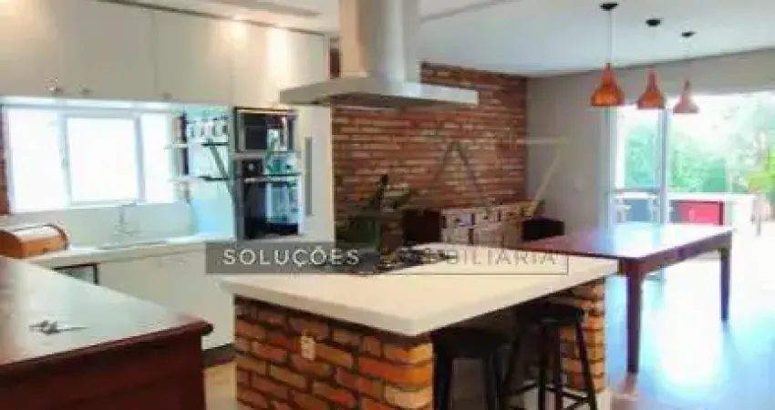 Linda casa de condomínio 237m² com 4 dormitórios e 4 vagas de garagem