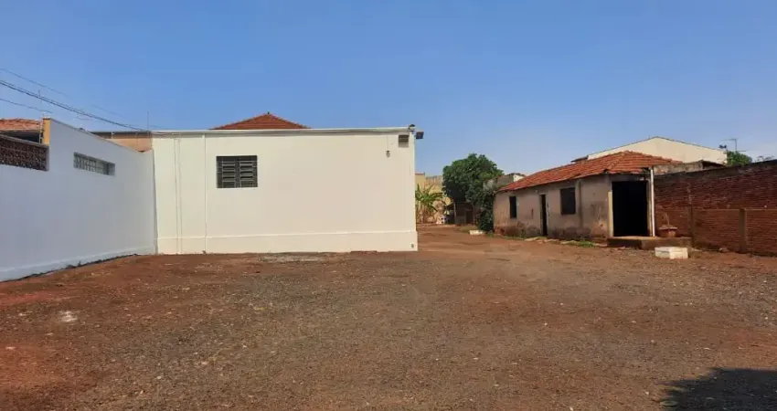 Barracão / Galpão / Depósito com 4 salas para alugar no Jardim Morumbi, Araraquara 