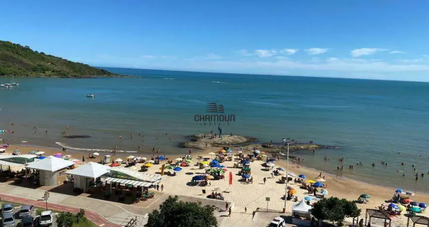 Cobertura com 5 quartos, varanda e piscina de frente para o mar na Praia do Morro.