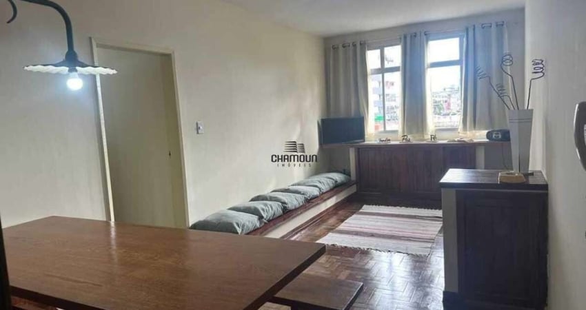03 quartos com 1 banheiro, 1 sala e copa conjugada, 1 vaga de garagem