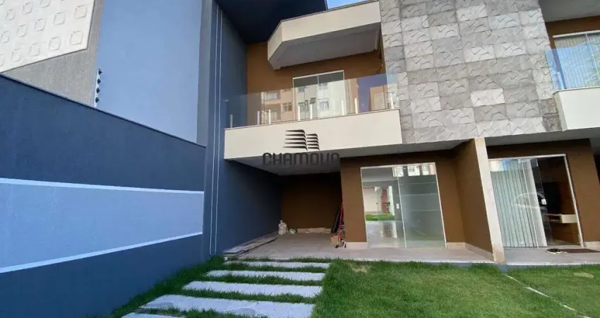 Casa Duplex a venda na Praia do Morro com 3 quartos sendo 1 suite com closet e 2 vagas na garagem.