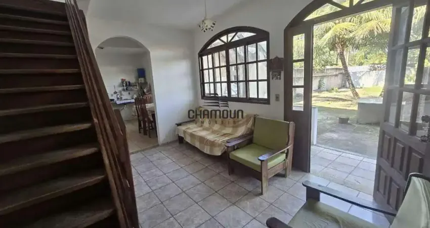 Oportunidade única na Praia do Morro – Casa Triplex à venda!