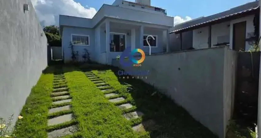 Casa à venda – 3 quartos, piscina, próxima à lagoa e ao mar da enseada azul