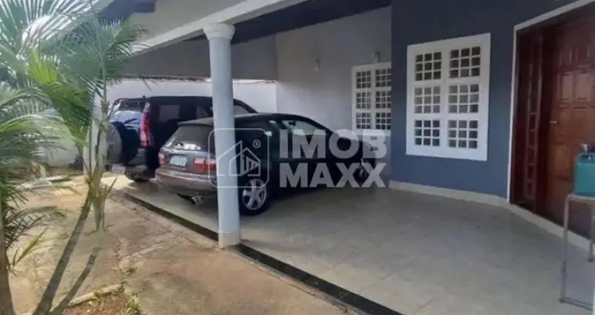 Casa em condomínio na Região dos Lagos, Brasília: 4 quartos, 3 suítes, 397m², por R$880.000 à venda.