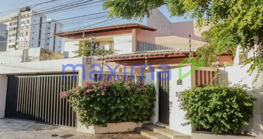 Linda casa com andar – excelente localização no bairro grageru