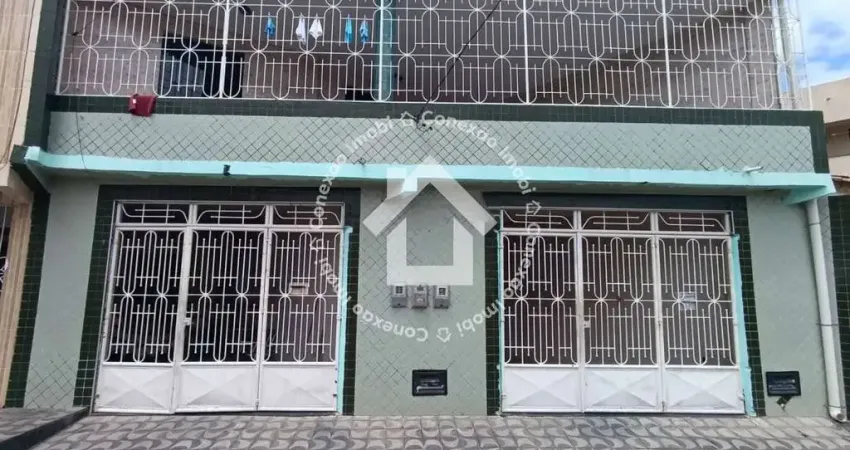 Casa duplex para vender com 6 quartos sendo 2 suítes e quintal no Bairro 18 do Forte em Aracaju