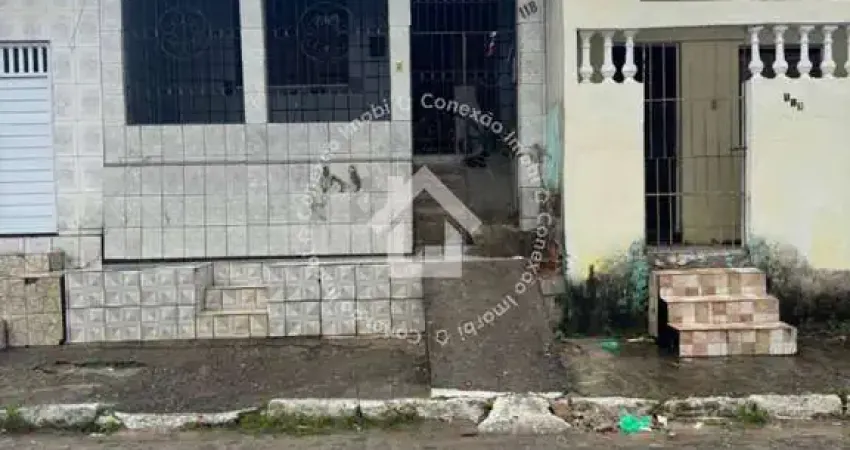Vende-se casa no centro de Laranjeiras