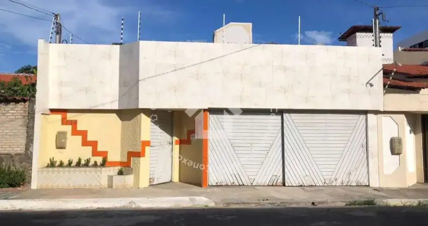Casa Duplex à Venda na Coroa do Meio | 3 Suítes, 142m², Próxima à Praia