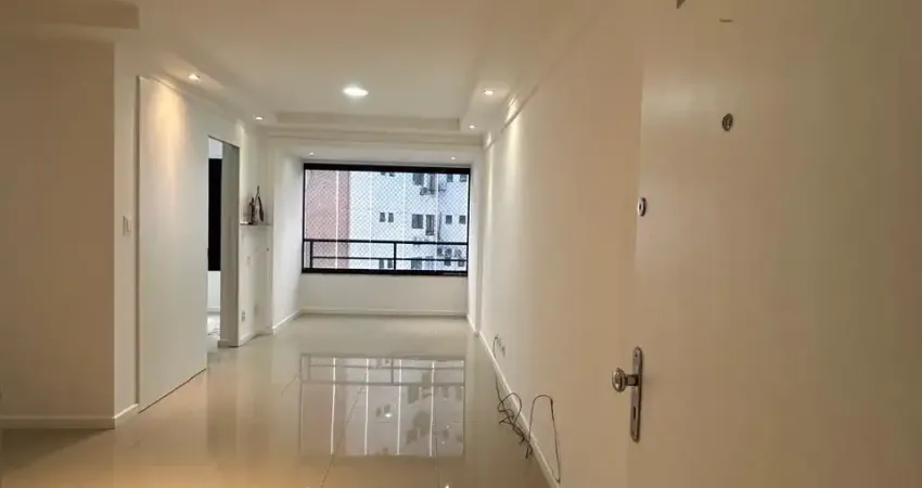 Apartamento para locação, 3/4, 89m2, área de serviço, 02 vagas de garagem.