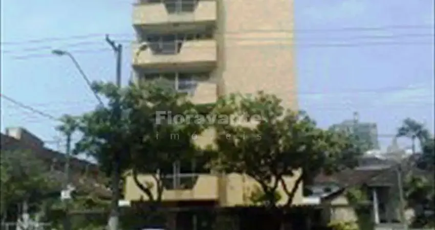 Apartamento com 04 dormitórios sendo 02 suítes com hidro e duas vagas de garagem no Embaré 02 salões de festas um inferior e outro superior sendo o superior com  piscina e solário.