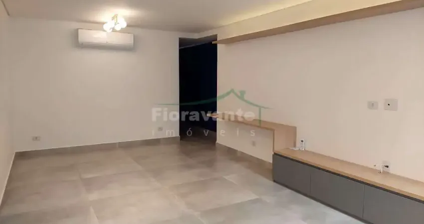 Apartamento com 3 dorms. (1 suíte), esquina da praia do gonzaga