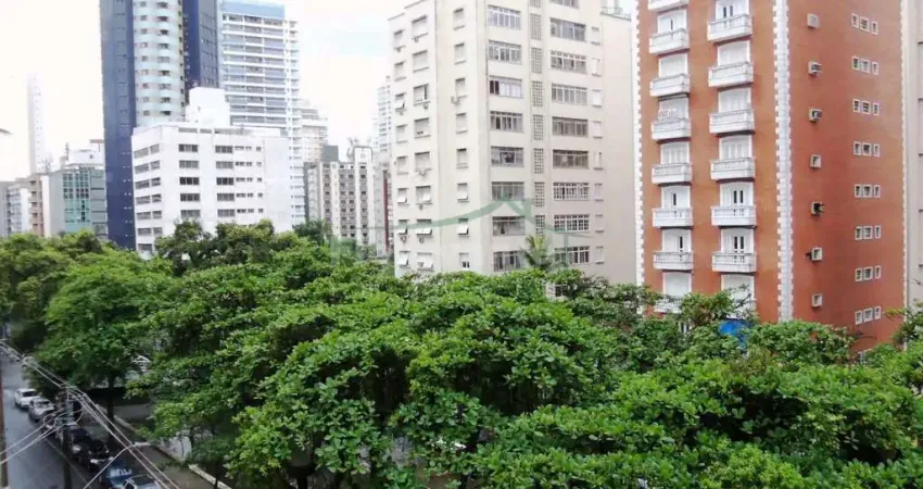 Apartamento com 3 dorms, 1suíte, 2 vagas. Próximo da praia.