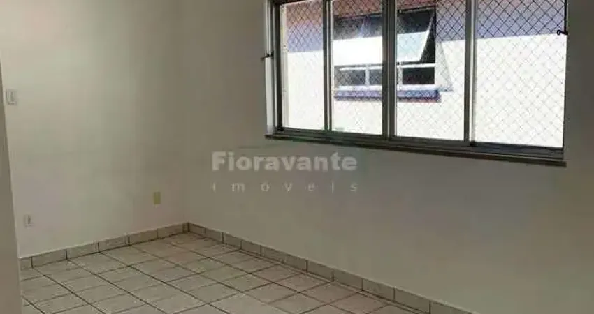 Apto  3 dorms, 1 suíte, dep. de empregada, garagem fechada.