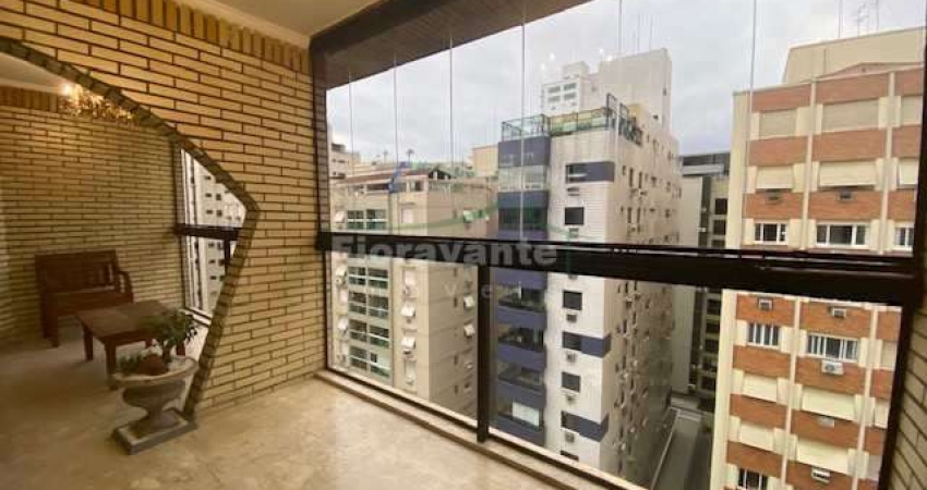 Apto 4 dorms sendo 2 suítes, dep. de empregada e 5 vagas.
