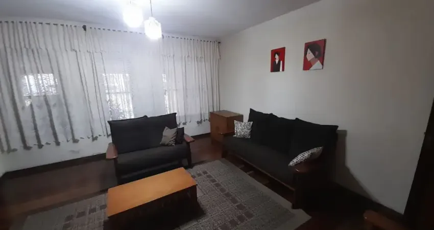 Sobrado com 4 Quartos e 2 banheiros à Venda, por R$ 600.000