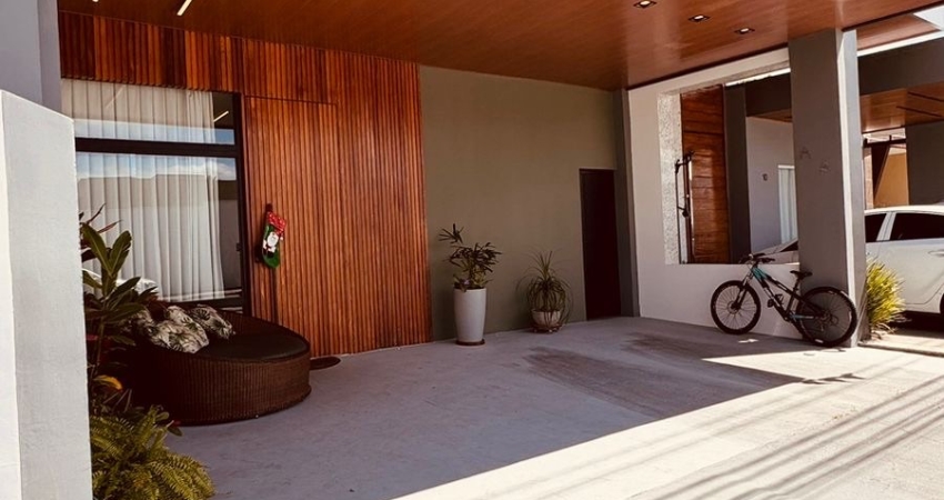 Excelente casa de alto padrão em condomínio para locação