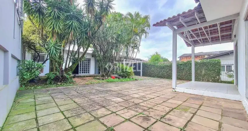Casa à venda 2 Quartos, 1 Suite, 5 Vagas, 420M², Vila Nova, Novo Hamburgo - RS