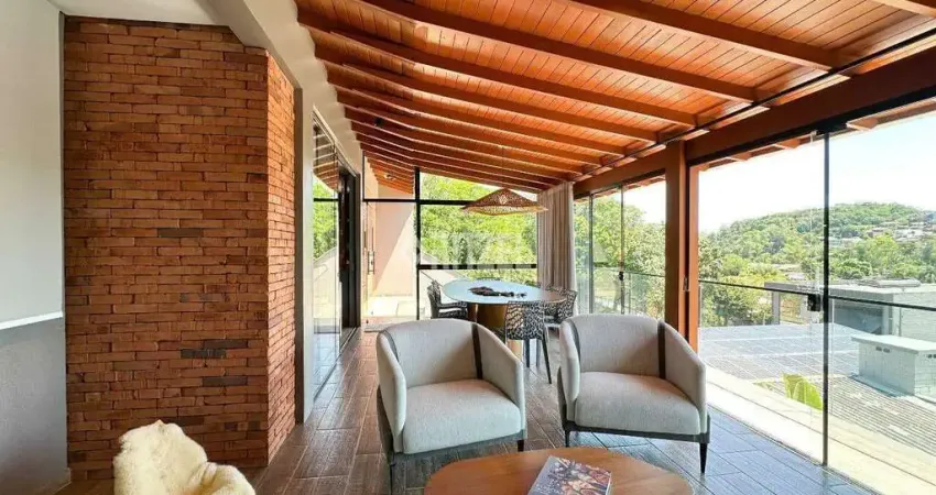 Casa com 3 dormitórios à venda, 210m², Bairro São Jorge - Novo Hamburgo/RS