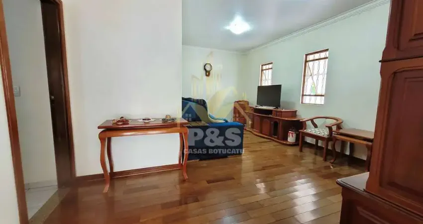 Casa com 3 dormitórios, área verde, com terreno 400 m2, a 8 min do centro