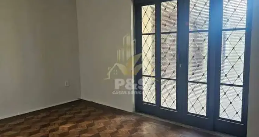 Casa Plana com Edícula, ótima Oportunidade perto do Hospital Sorocabana/Btu