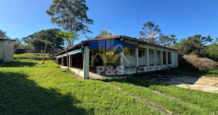 Chácara no Bº Capão Bonito em Rubião/Botucatu, com casa de 3 dormitórios.