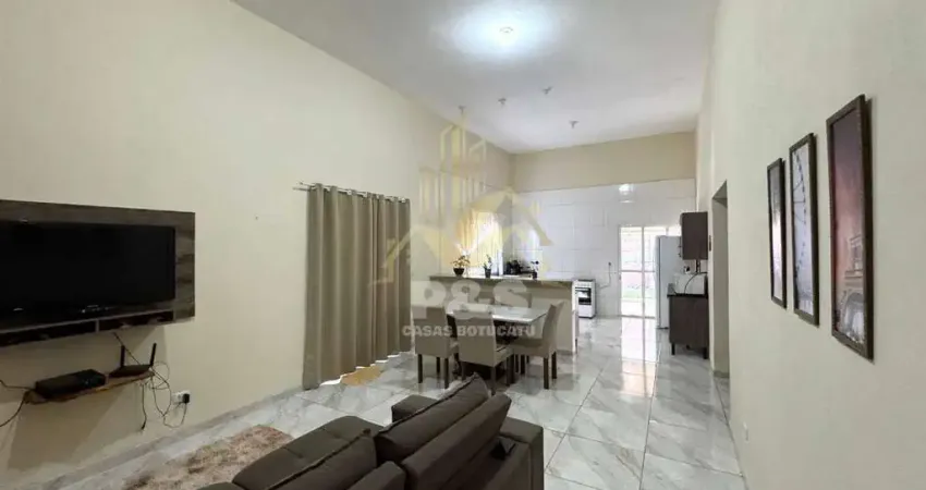 Terreno com 506 m2 e casa com 3 dormitórios, pé direito alto!