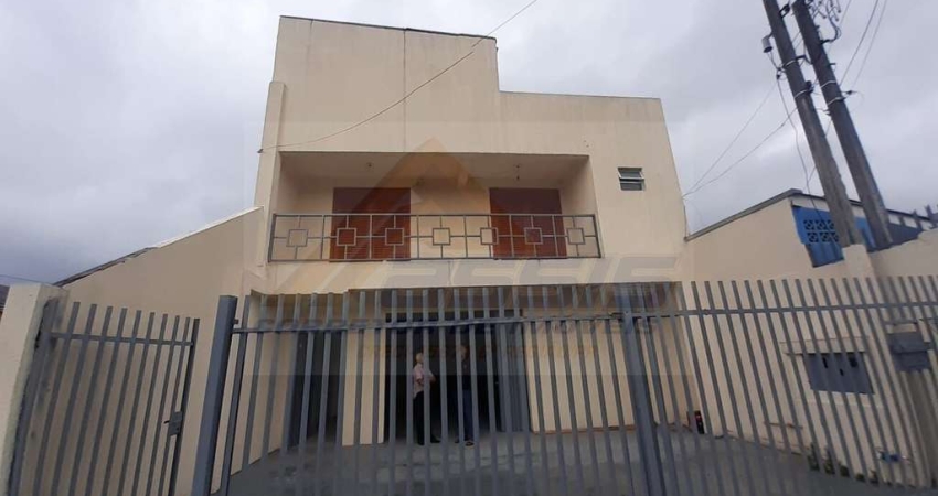 Sobrado à venda no bairro Sítio Cercado - Curitiba/PR