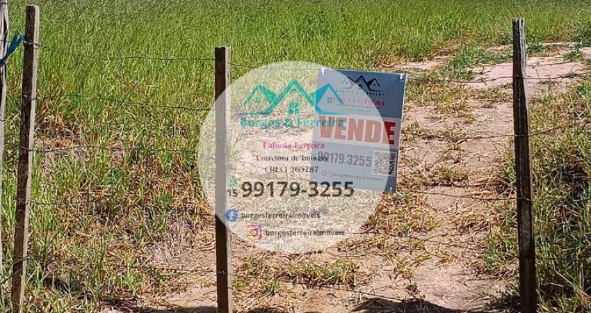 Chácara Aconchegante Próxima ao Lago Principal no Condomínio Lagos de Santo Antônio
