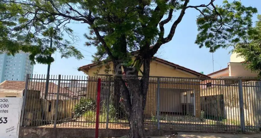 Casa a venda no Centro de Sao Carlos | 3 dormitorios, 2 banheiros, 2 garagens