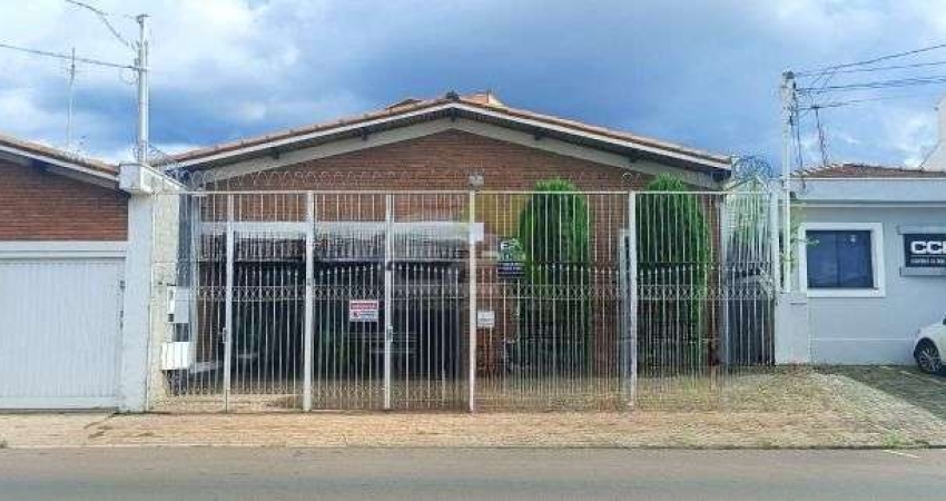 Casa Padrao a venda no Centro de Sao Carlos - 3 dormitorios e churrasqueira!