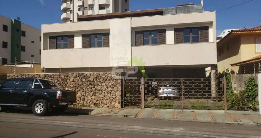 Casa a venda no Centro de Sao Carlos com 5 dormitorios, 2 suites e 4 garagens