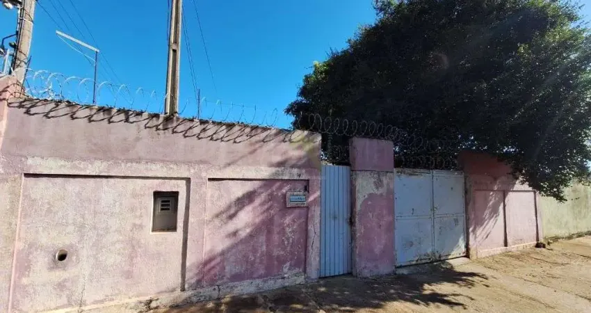 Casa a venda no bairro Jardim Cruzado em Ibate!
