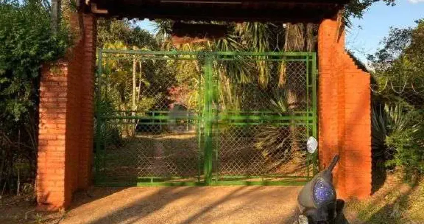 Chacara a venda em Sao Carlos: 2 dormitorios, campo de areia e piscina!