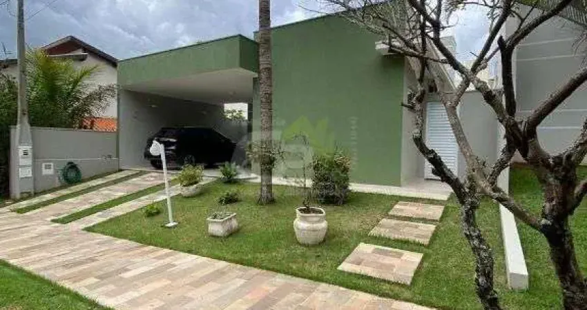 Acolhedora, linda casa, totalmente terrea, com vista privilegiada para a reserva natural