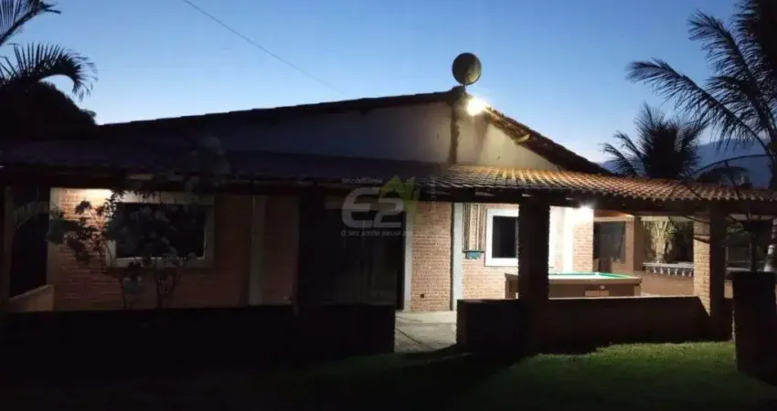 Charmosa chacara a venda em Sao Carlos, 3 dormitorios e amplo espaco de lazer!