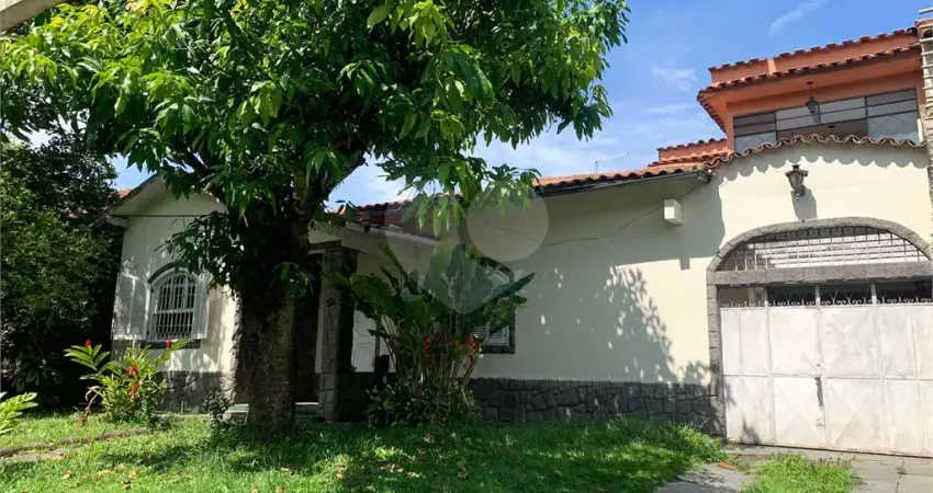 Casa com 3 quartos à venda em Vila Santa Cecília - RJ