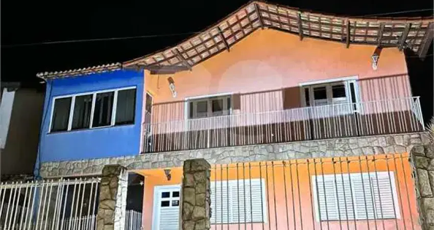 Casa com 6 quartos à venda ou para locação em Vila Santa Cecília - RJ