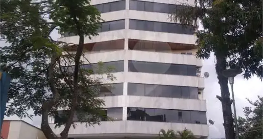 Apartamento com 3 quartos à venda em Jardim Amália - RJ