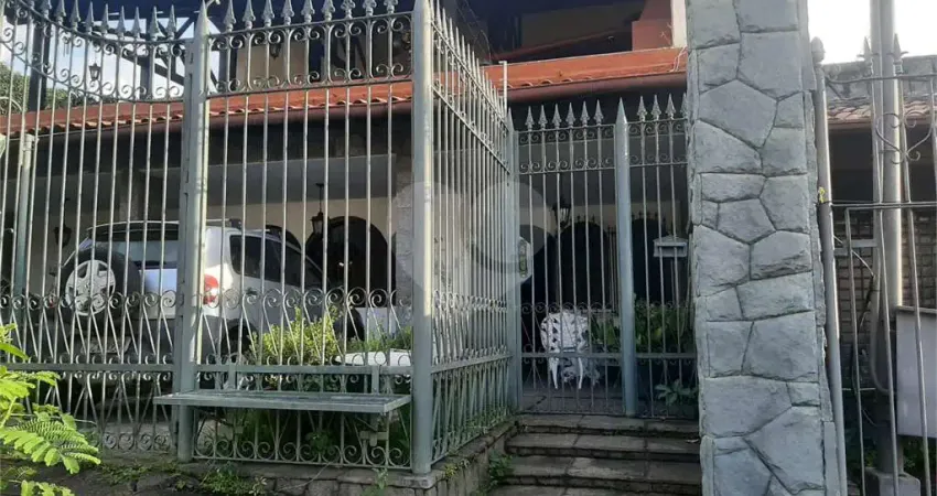 Casa com 6 quartos à venda na Papa Paulo Vi, Jardim Amália, Volta Redonda
