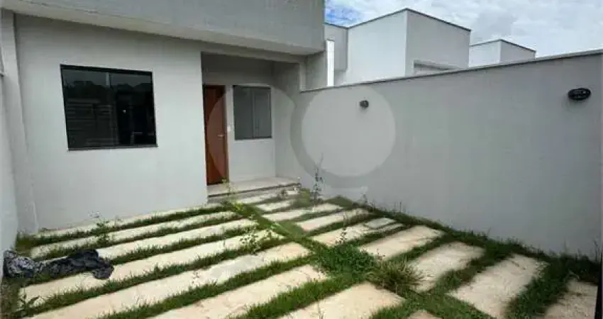 Casa com 2 quartos à venda na Manacá, Centro, Pinheiral