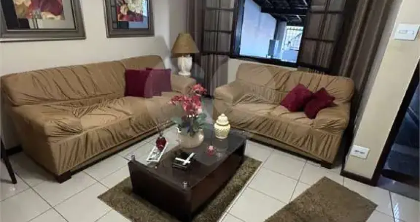 Casa com 3 quartos à venda na Rua Quinhentos e Sessenta e Seis, 107, Nossa Senhora das Graças, Volta Redonda