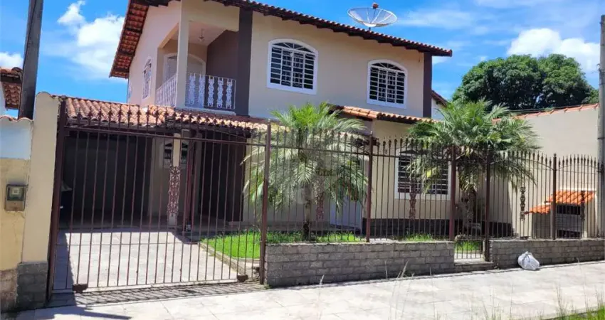 Casa com 3 quartos para alugar no Centro, Pinheiral 