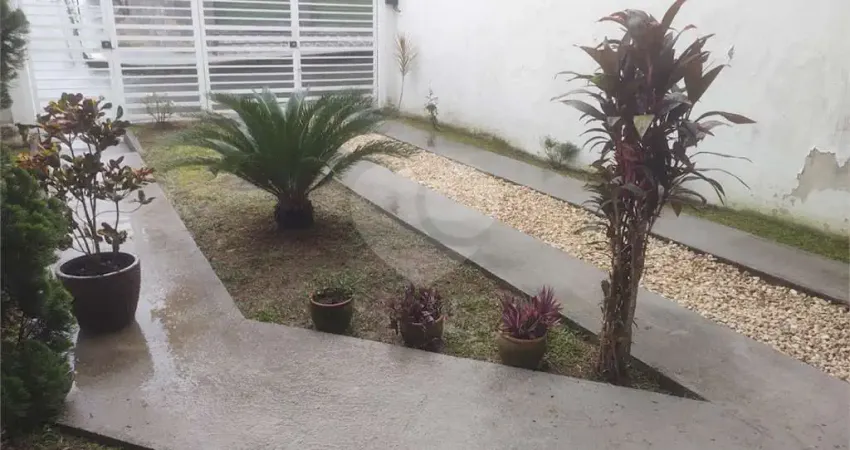 Casa com 3 quartos à venda na Rua Pedro Álvares Cabral, 132, Água Limpa, Volta Redonda