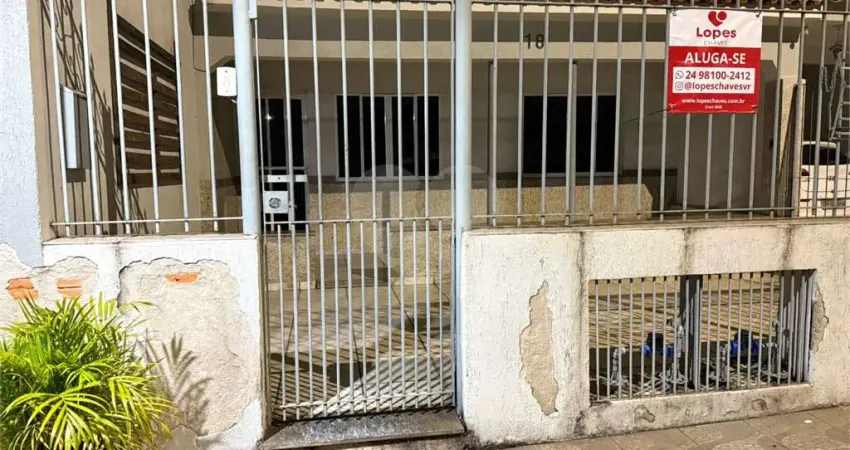 Casa comercial para alugar na Avenida Quinze de Novembro, 18, Vila Mury, Volta Redonda